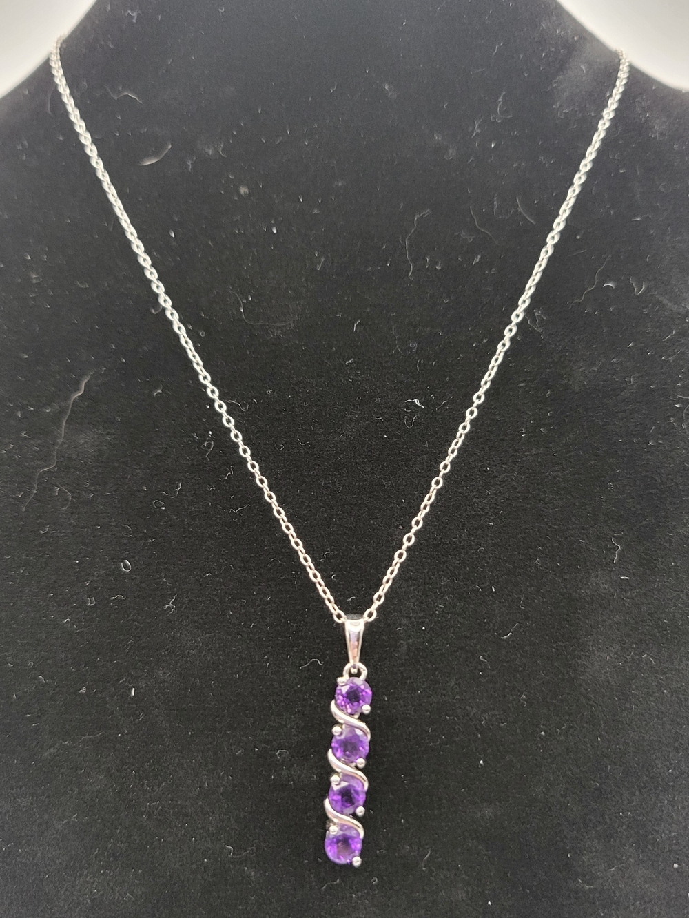 Sterling Silver Amethsyt Gemstone Pendant Necklace